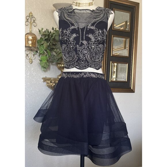 Junior A-Line Skirt Top 2 Piece Dress Set Size 7 Navy Blue Metallic Embroidered - Picture 1 of 16